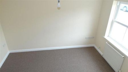 2 bedroom semi-detached house to rent - Photo 3