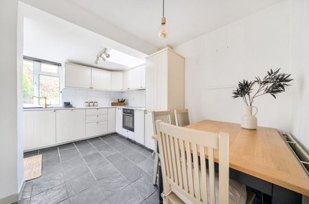 2 bedroom semi-detached house to rent - Photo 3