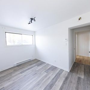 4 1/2 à louer Vanier - Septembre gratuit - Stationnement et Wifi inclus - Photo 2