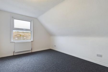 4 bedroom maisonette to rent - Photo 2