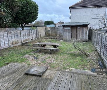 1 bedroom flat to rent - Photo 6
