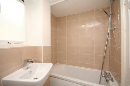 London Road, - Photo 3