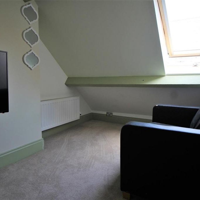 6 bedroom flat to rent - Photo 1