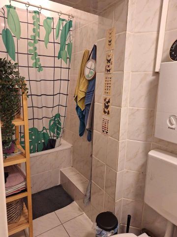 Gepflegte Altbauwohnung – ruhig, lichtdurchflutet, mit Balkon - Photo 4