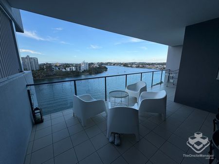 Stunning Two Bedroom Apartment in Mon Reve Apartments — Spacious Living with Stunning River Views - Photo 2