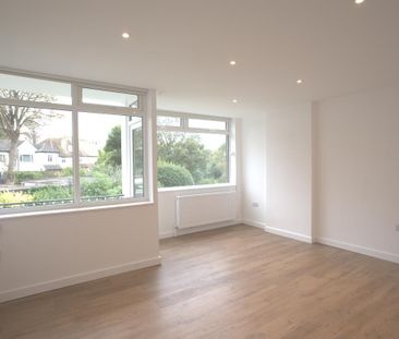 3 bedroom flat to rent - Photo 3