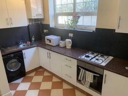 2 bedroom flat to rent - Photo 4