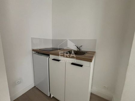 À louer - Studio refait à neuf au coeur du centre historique d'Orléans - Photo 3