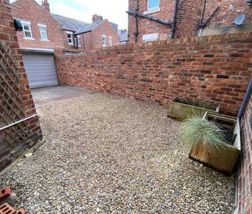 2 bedroom ground floor flat to rent - Photo 5