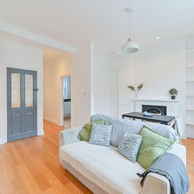 3 bedroom flat to rent - Photo 1