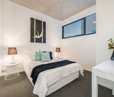 Stylish 2-Bedroom Apartment off Greville Street - Photo 6