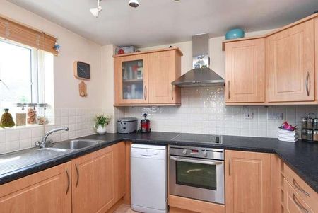 Shepherds Court, Carterton, OX18 - Photo 5