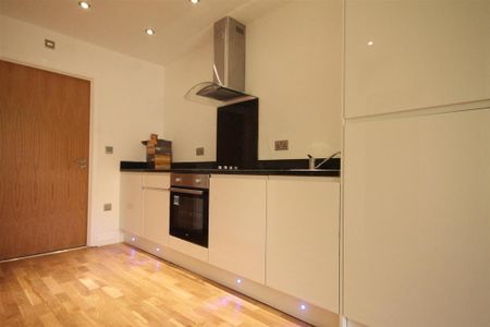 2 bedroom apartment to rent - Photo 4
