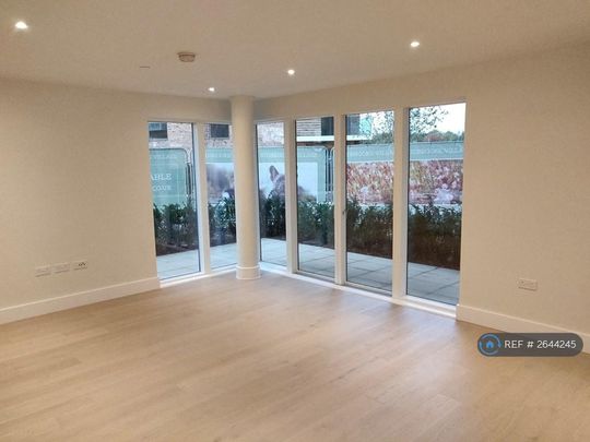 2 bedroom flat to rent - Photo 1