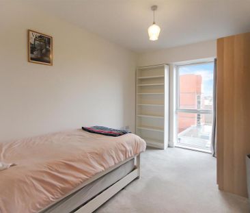 2 bedroom flat to rent - Photo 4