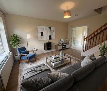 16 Glenburn Manor, Dunmurry, Belfast, BT17 9DX - Photo 2