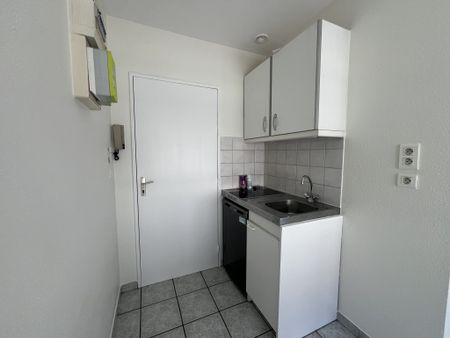 Location Appartement 1 pièce 15m² NANCY 54000 - Photo 2