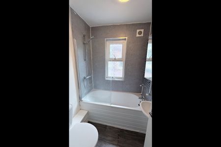 3 Bed Terraced House, Suburban Road, L6 - Photo 5