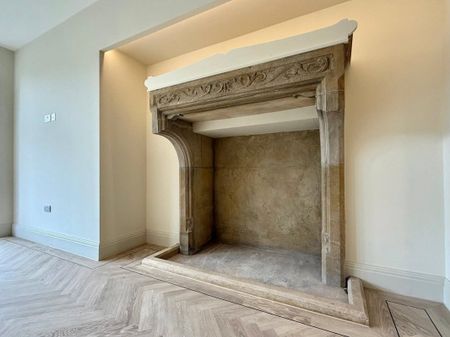 West Overcliff Drive, Bournemouth, Dorset, BH4 - Photo 2