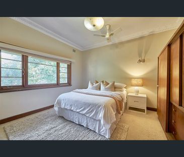 28 Robinson Street, Nedlands, WA 6009 - Photo 2