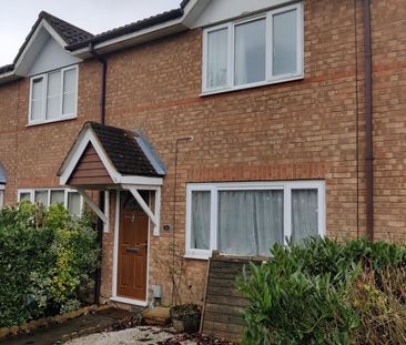 3 bedroom Mid Terraced House - Morecambe Close, Stevenage - Photo 1