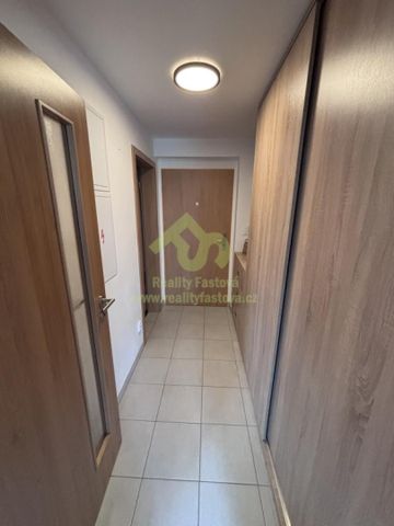 Pronájem bytu 2+kk 48 m² - Fotografie 3