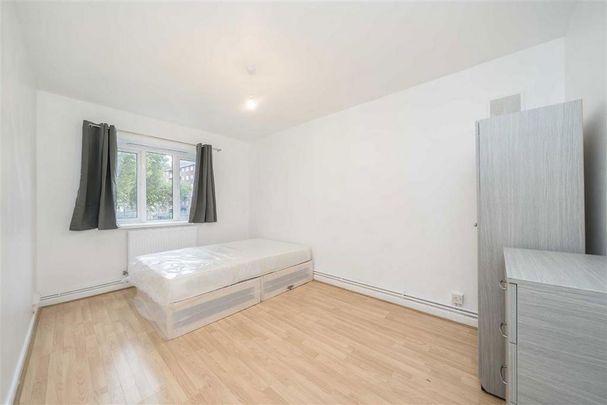 3 bedroom flat to rent - Photo 1