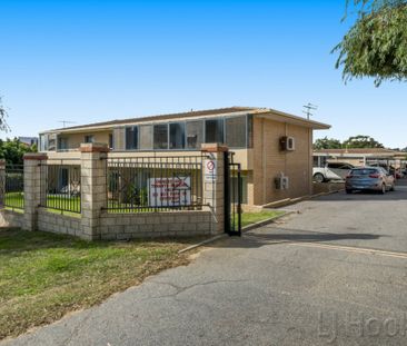Renovated 2 Bedroom Apartment - Photo 1