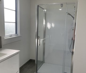 Property Management8a Northcote Road, Takapuna - House for Rent - Photo 4