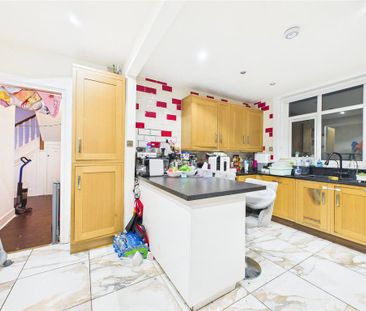 4 bedroom terraced house to rent - Photo 3