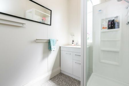 Sunny and stand alone! - Photo 2