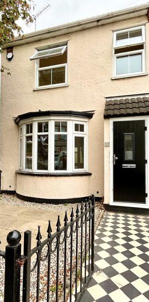 3 bedroom end of terrace house to rent - Photo 1