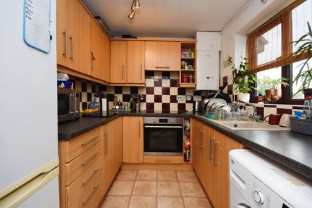 2 bedroom house to rent Grange Walk, Grange Road, Bishops Stortford, CM23 - Photo 3