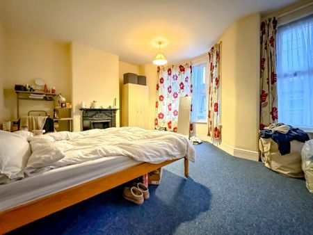 5 bedroom terraced house to rent - Photo 4