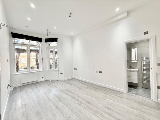 Studio to rent - Photo 1