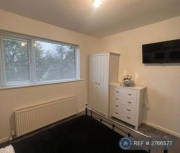 1 bedroom in a house share to rent - Photo 5