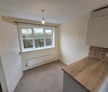3 bedroom terraced house to rent - Photo 6