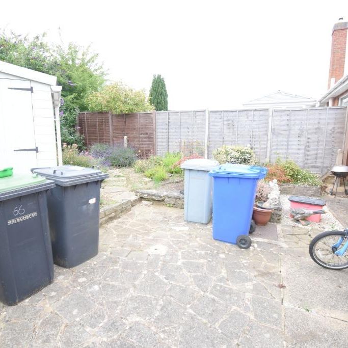 2 bedroom bungalow to rent - Photo 1