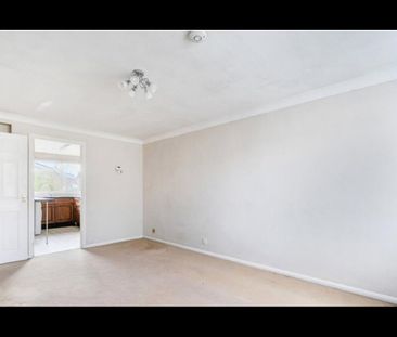 2 Bed Flat, Fulmead Road, RG30 - Photo 1