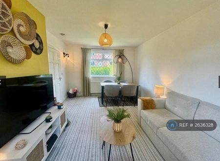 3 bedroom semi-detached house to rent - Photo 5