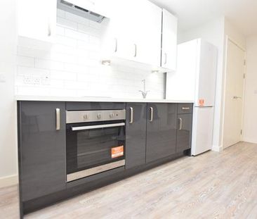 Studio to rent - Photo 2