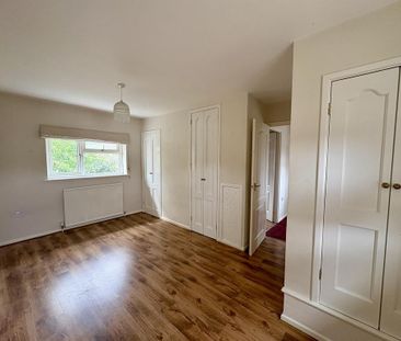 2 bedroom end of terrace house to rent - Photo 3