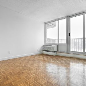 Studio Bedroom - 2100 Boulevard De Maisonneuve Ouest, Montréal - Photo 2