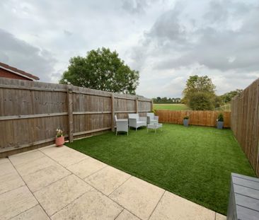 2 bedroom Mid Terraced House to let - Photo 3