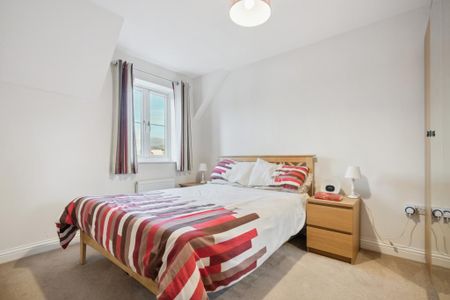 2 bedroom semi-detached house to rent - Photo 5