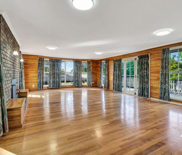 Charming Family Home - Photo 1