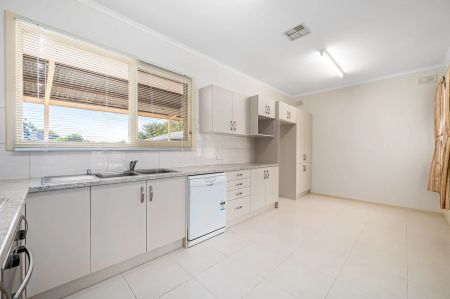 6 Chatsworth Avenue - Photo 2