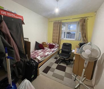 2 Bed Flat, Adeliza Close, IG11 - Photo 2
