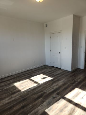 For Lease - 9 Queen Street Unit# 203, Springwater, Ontario - Photo 3