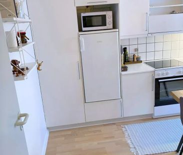 Lys 2-værelses lejlighed med skøn beliggenhed i byen - Photo 2